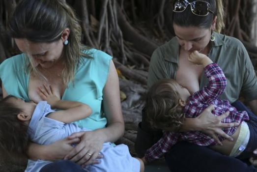 OMS e Unicef lançam guia com 10 passos sobre amamentação