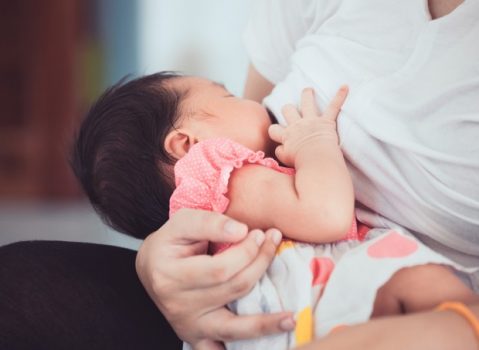 Servidoras públicas, no Distrito Federal, poderão amamentar no trabalho até bebê completar 1 ano
